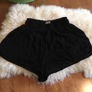 UO Black flowy short